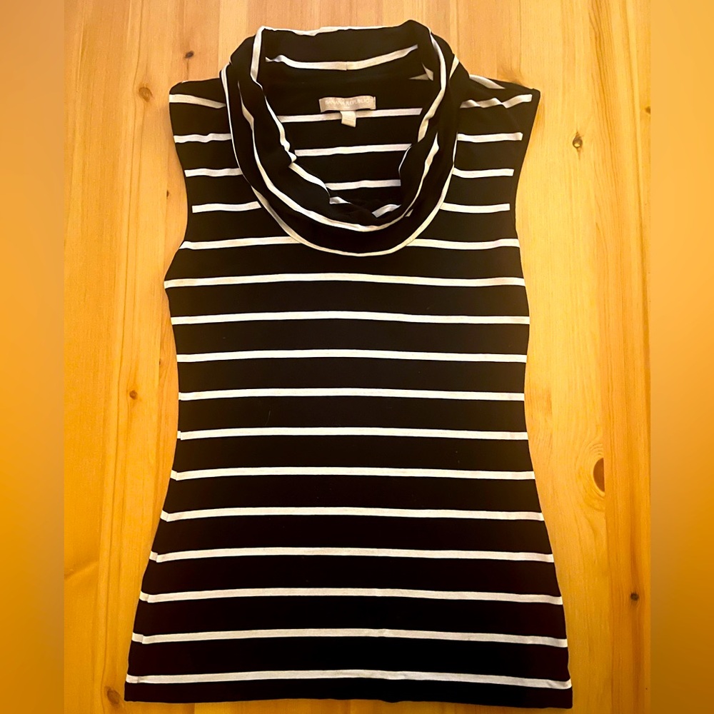 Banana Republic Size Extra Small, White + Black Stripe Sleeveless Top.